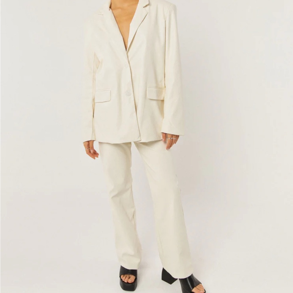 Ivory faux leather snakeskin blazer